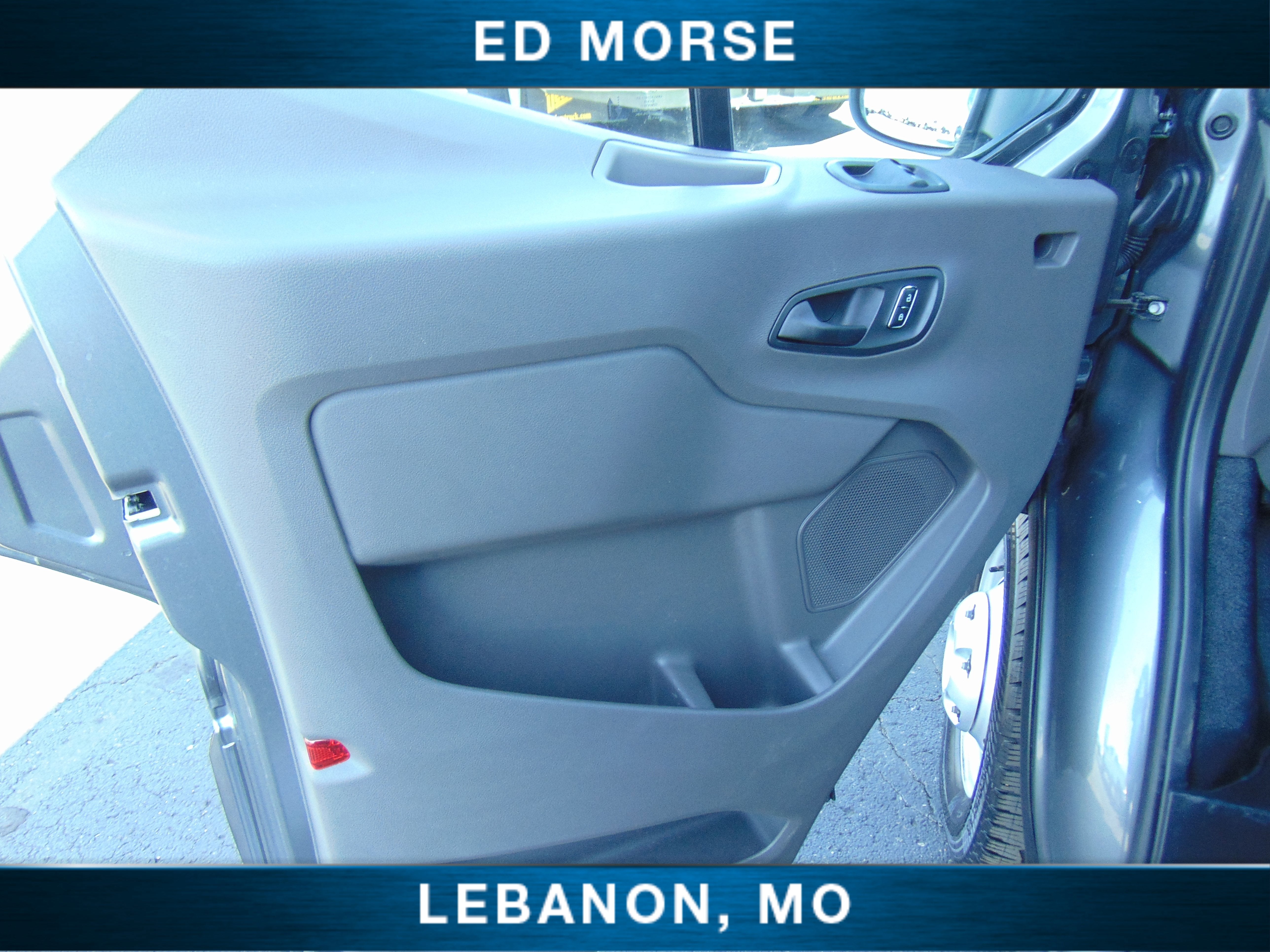 2025 Ford Transit Passenger Wagon XLT