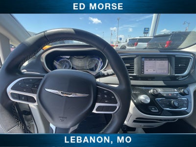 2024 Chrysler Voyager LX