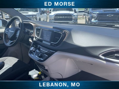 2024 Chrysler Voyager LX