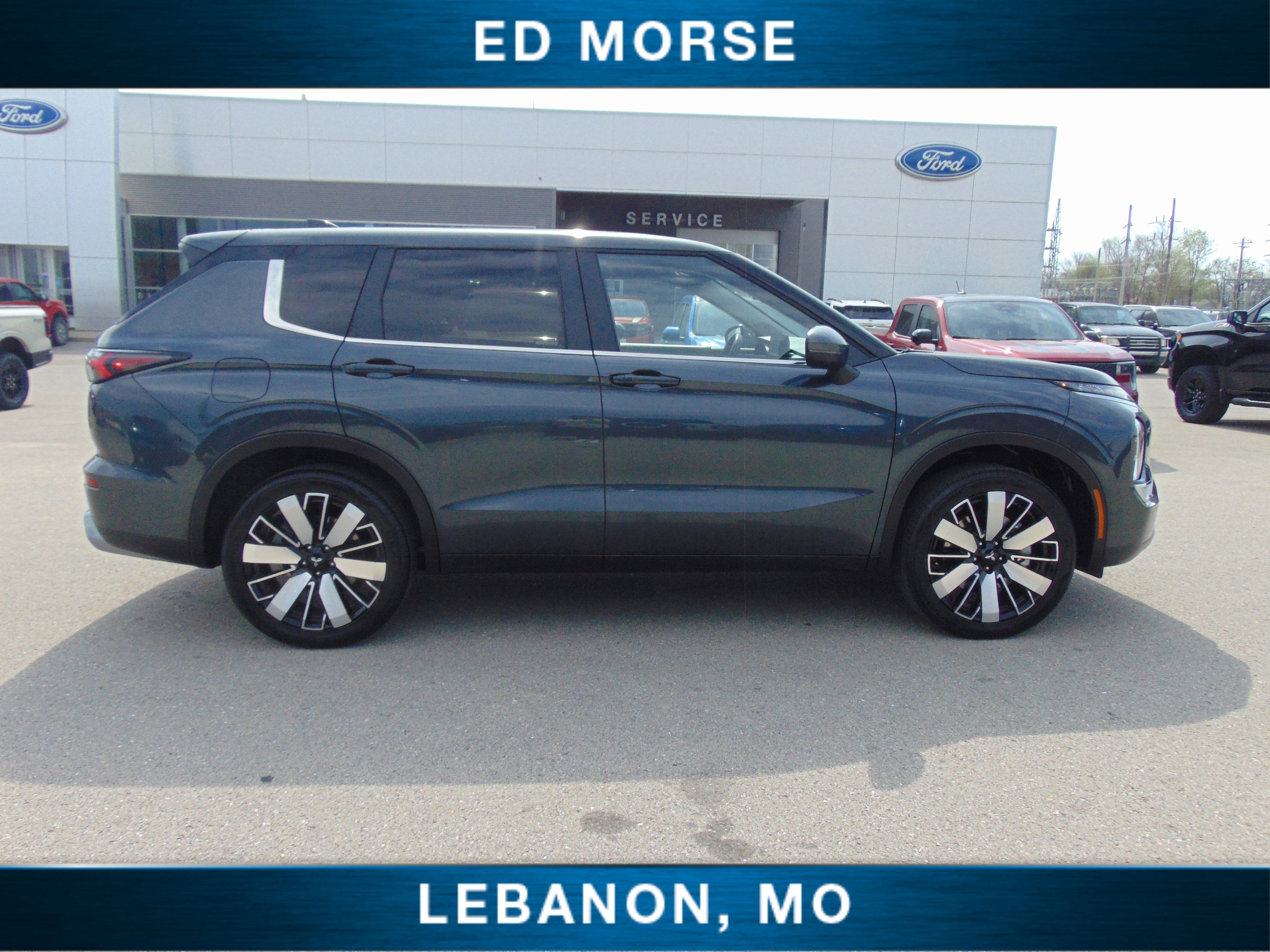 2025 Mitsubishi Outlander SE