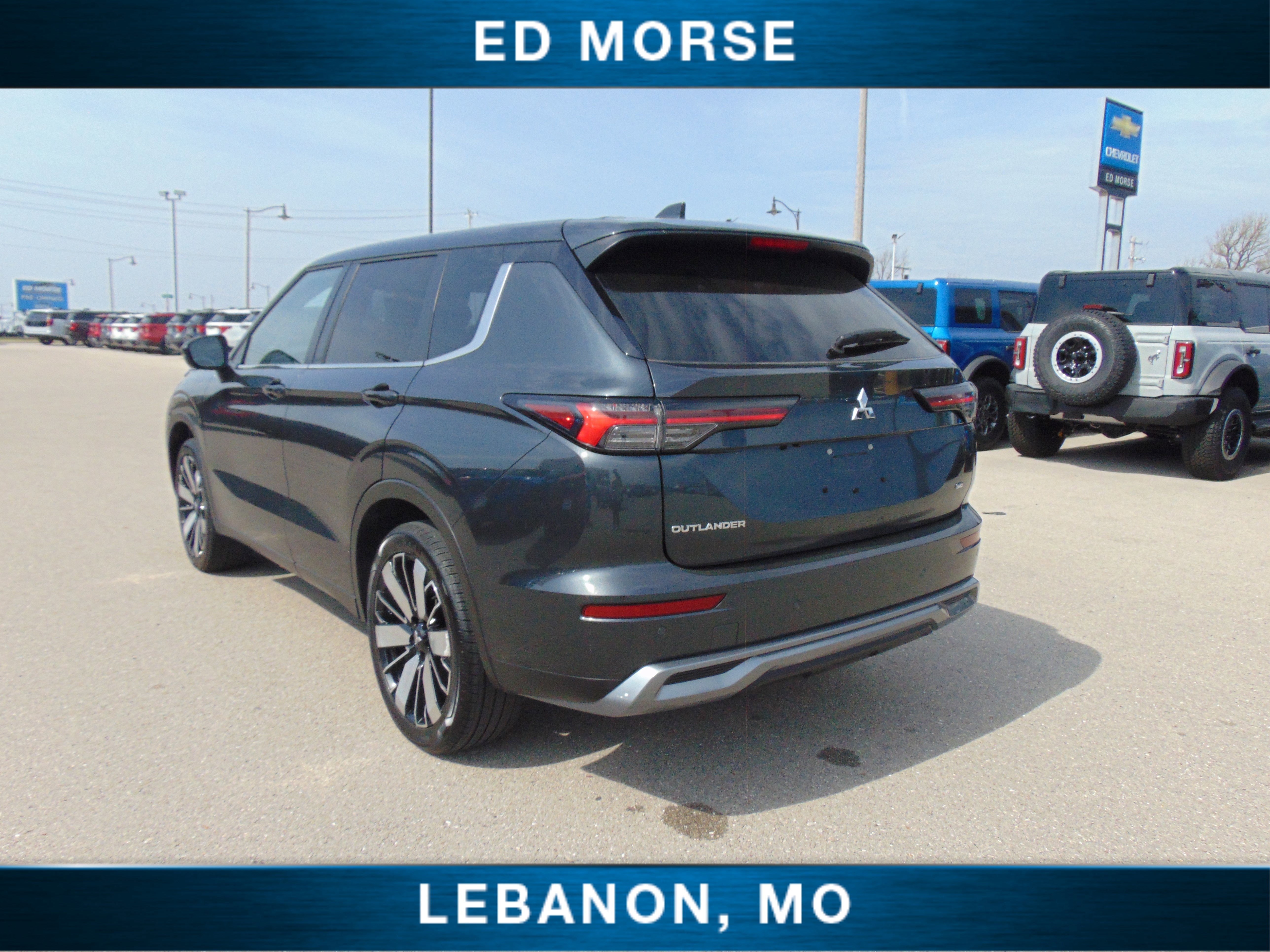 2025 Mitsubishi Outlander SE