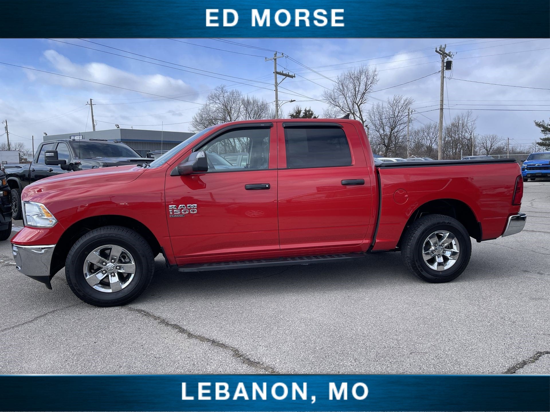 2023 RAM 1500 Classic SLT Crew Cab 4x4 5'7" Box