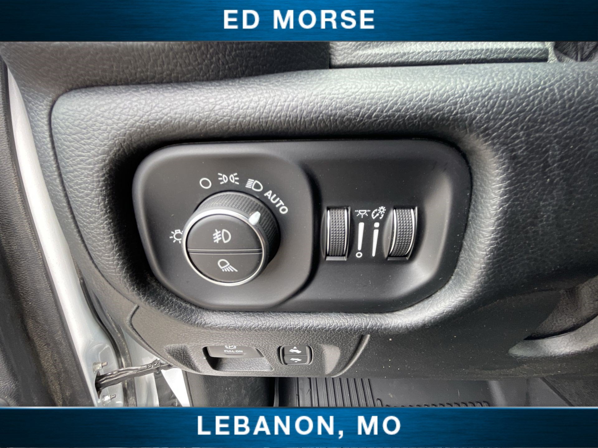 2021 RAM 1500 Laramie Crew Cab 4x4 5'7" Box