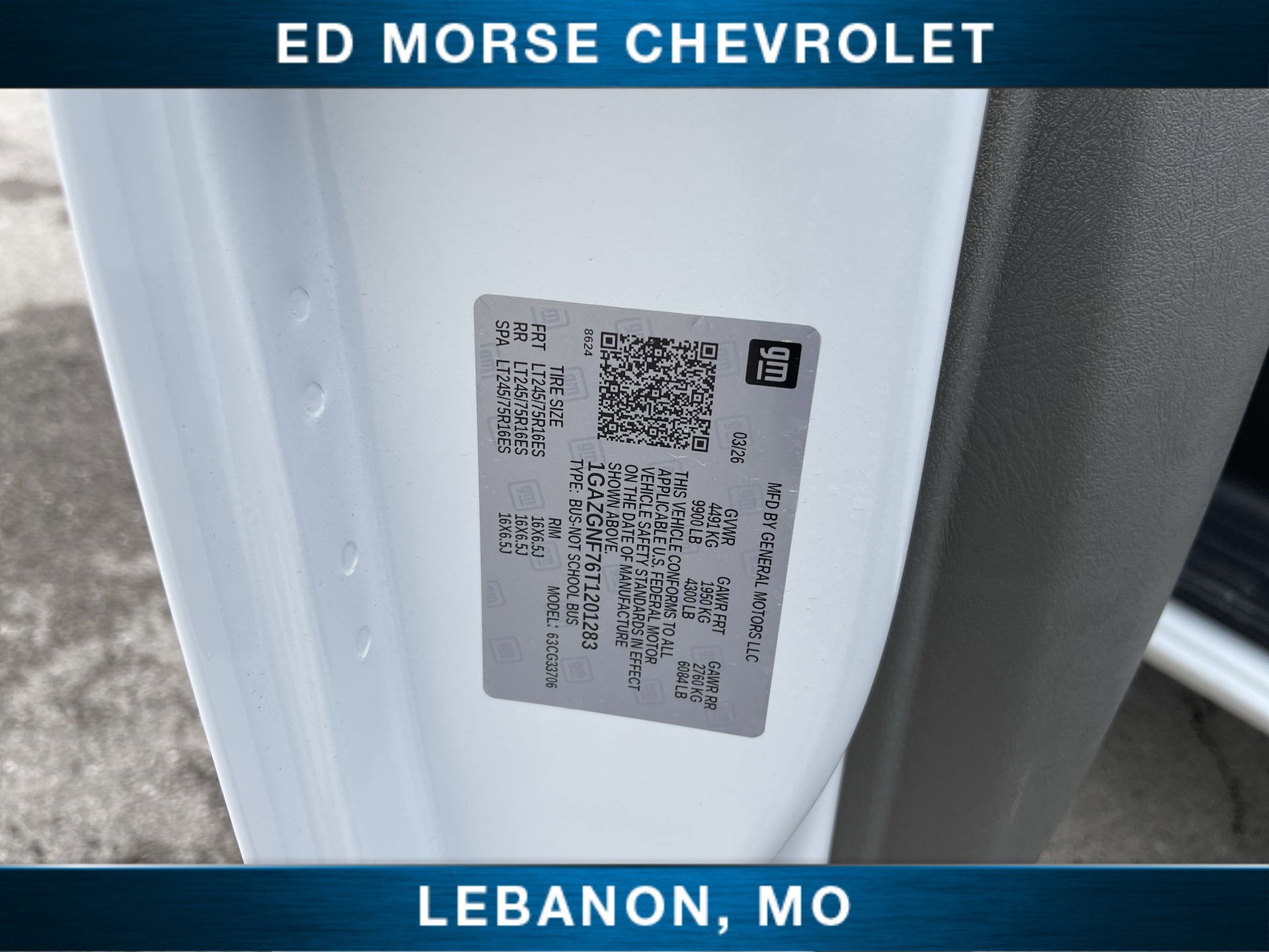 2026 Chevrolet Express Passenger LS