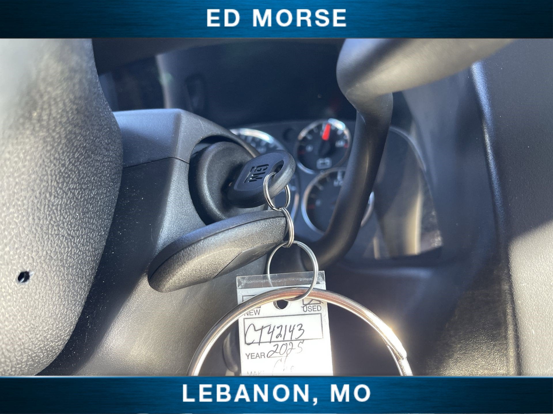 2025 Chevrolet Express Passenger 3500 1LT