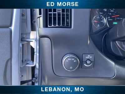 2025 Chevrolet Express Passenger 3500 1LT