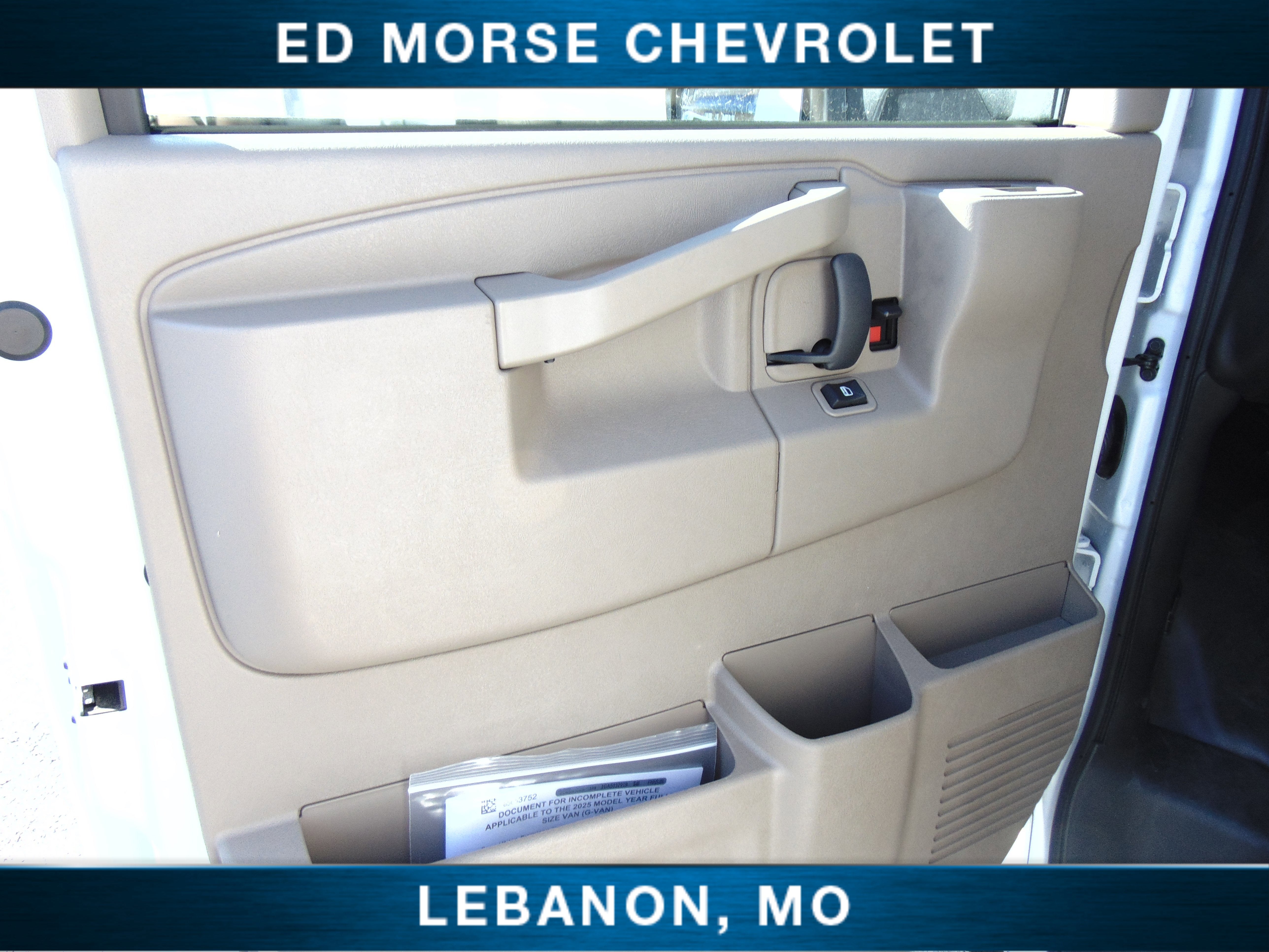 2025 Chevrolet Express Cutaway 3500 1WT