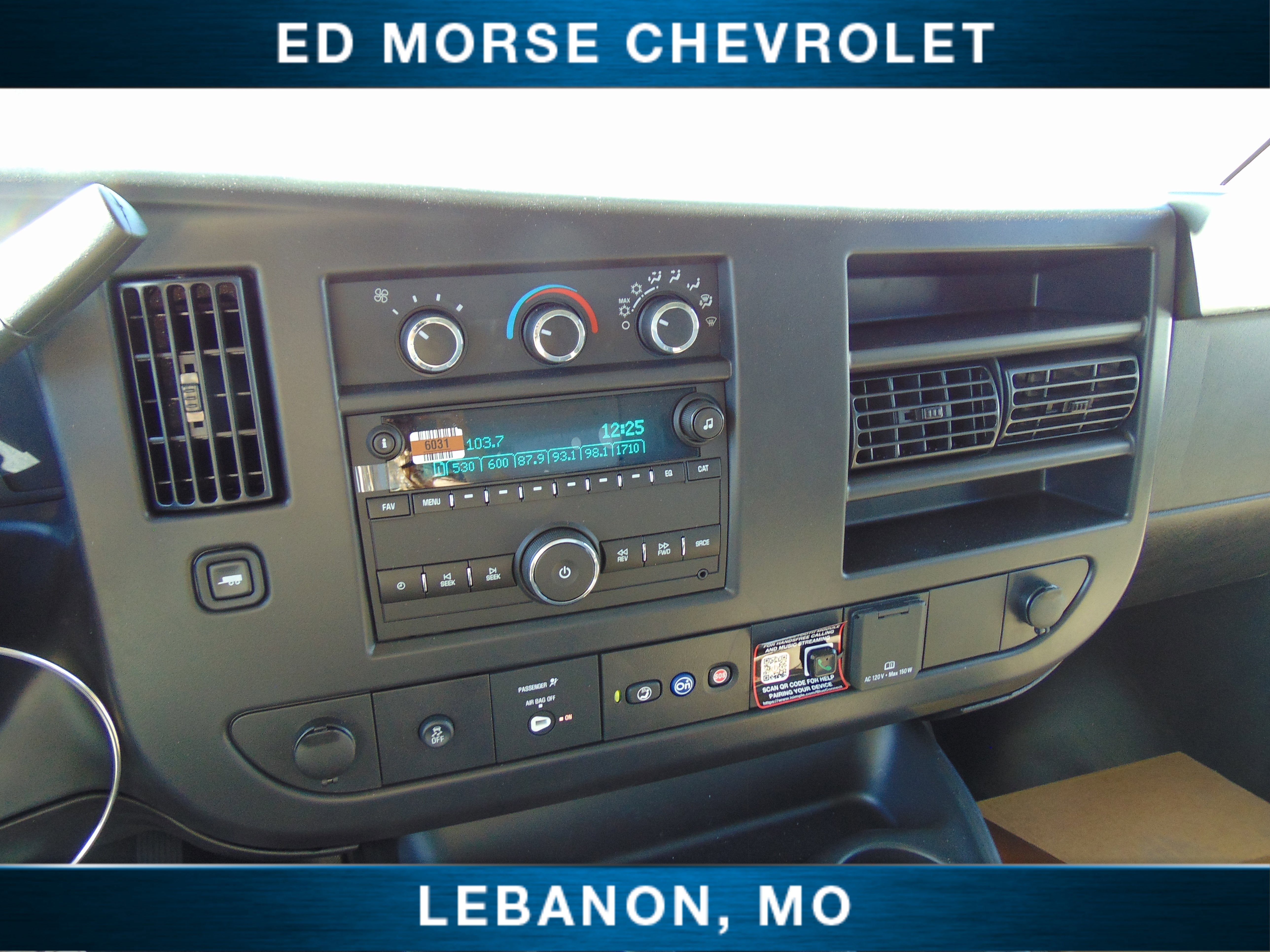 2025 Chevrolet Express Cutaway 3500 1WT