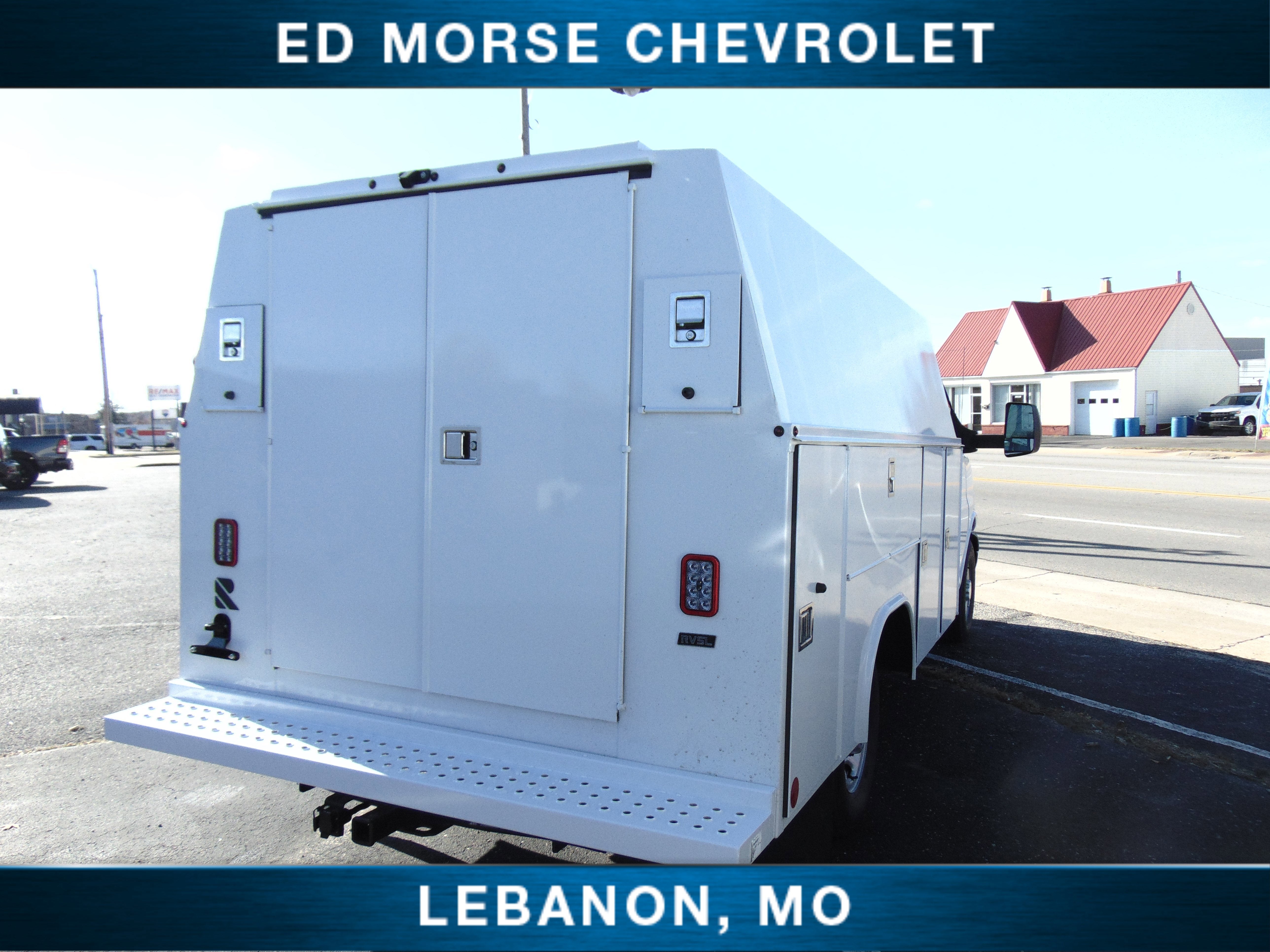 2025 Chevrolet Express Cutaway 3500 1WT