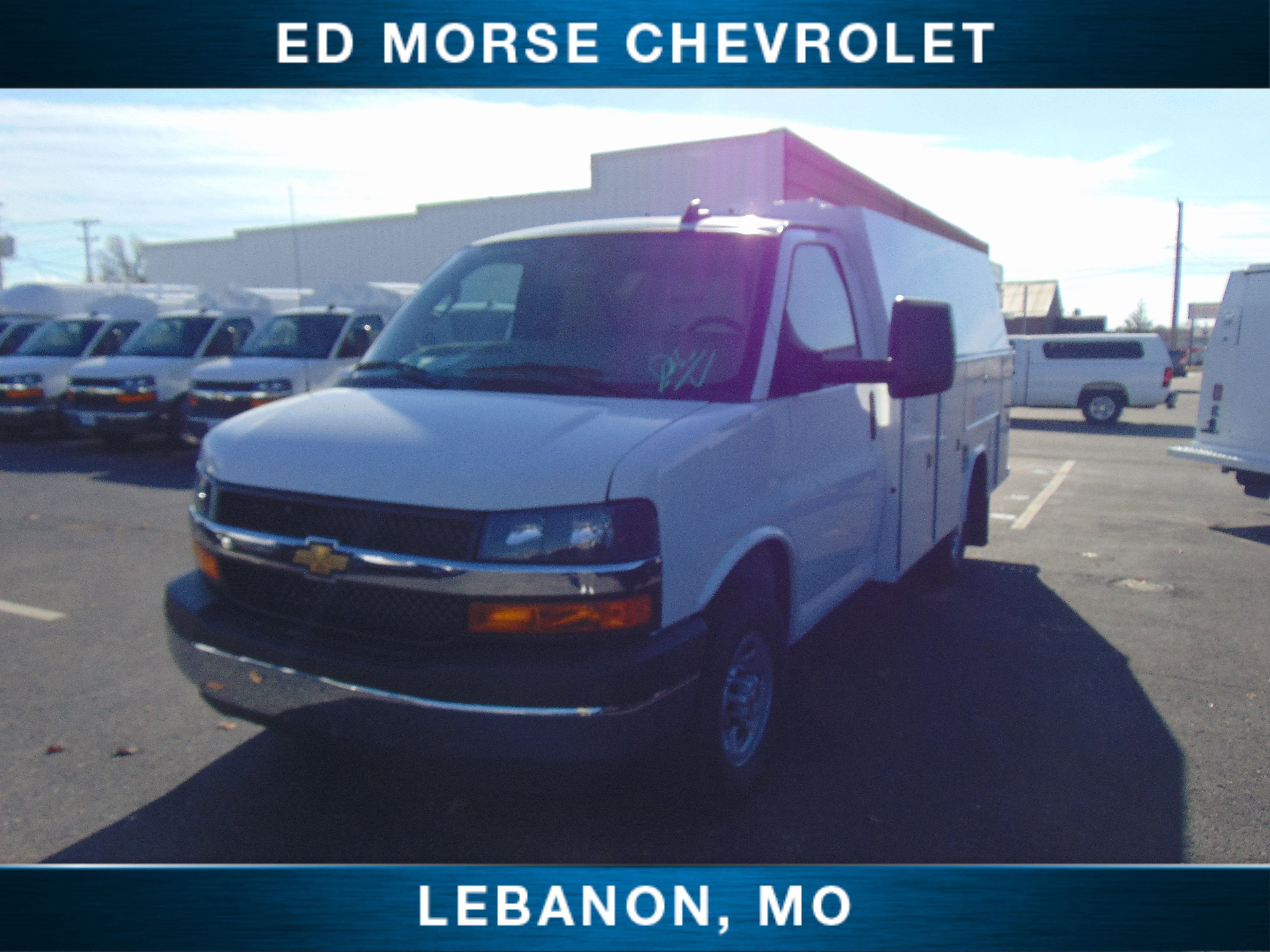 2025 Chevrolet Express Cutaway 3500 1WT