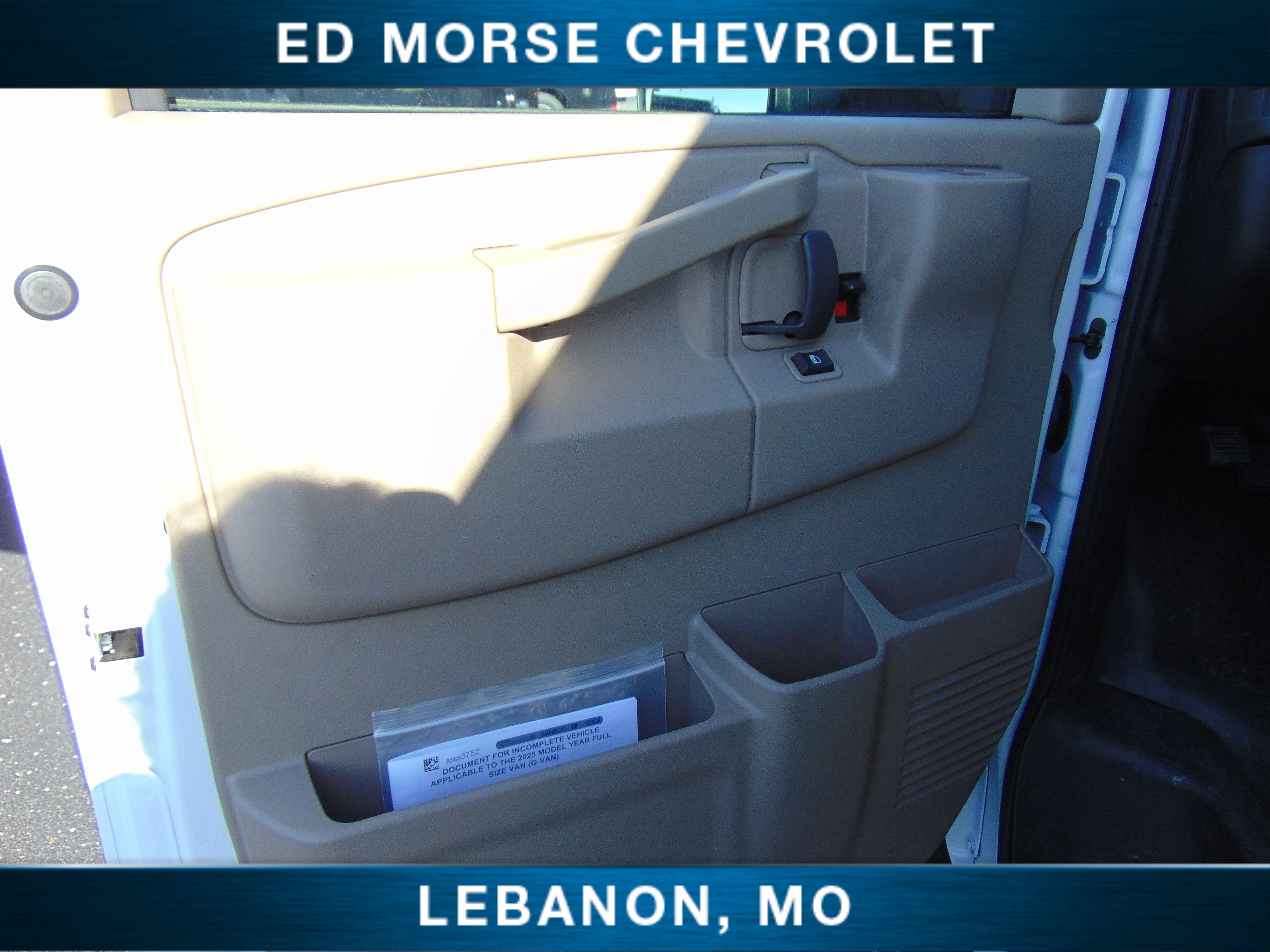 2025 Chevrolet Express Cutaway 3500 1WT