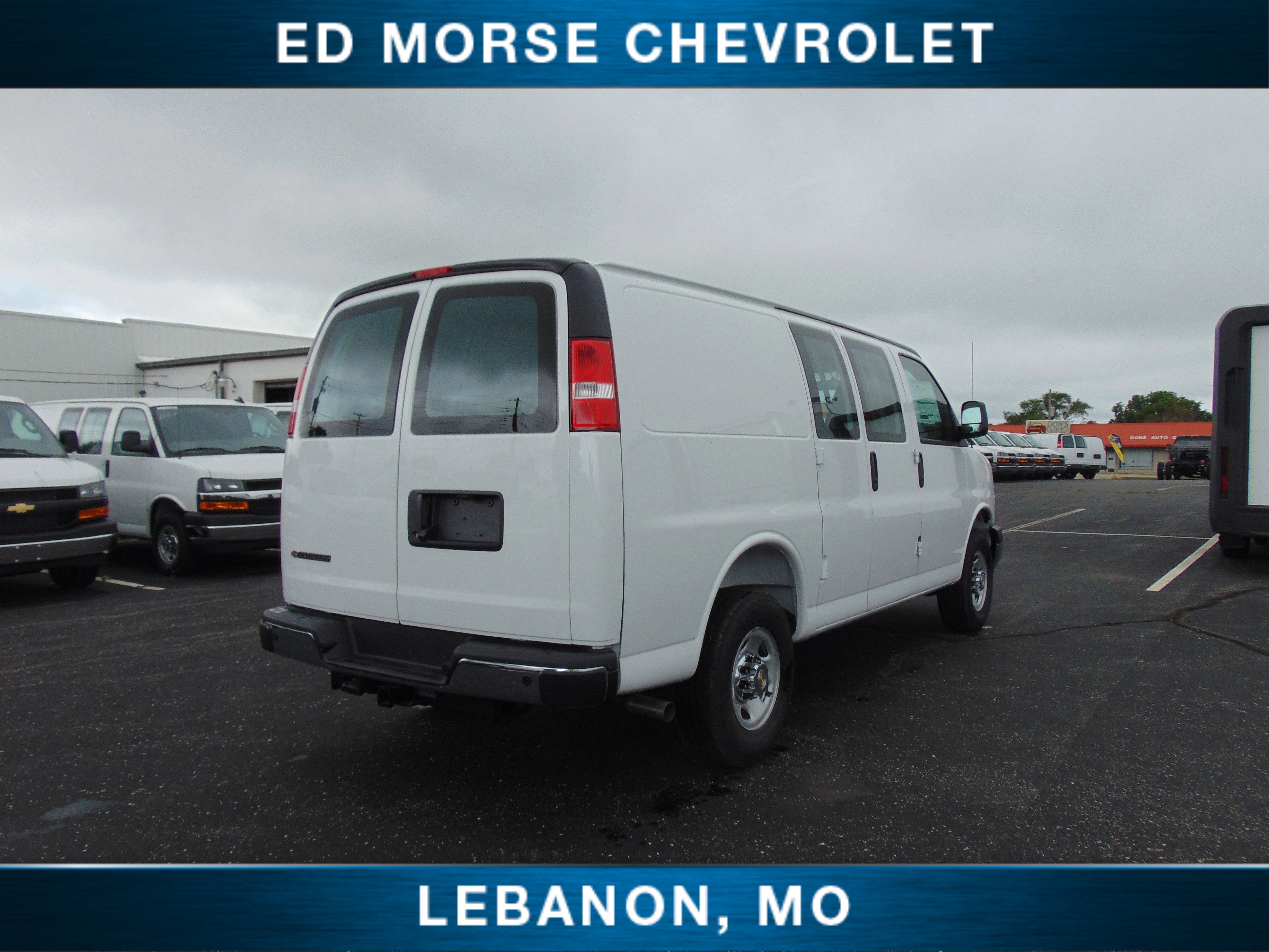 2025 Chevrolet Express Cargo 3500 WT