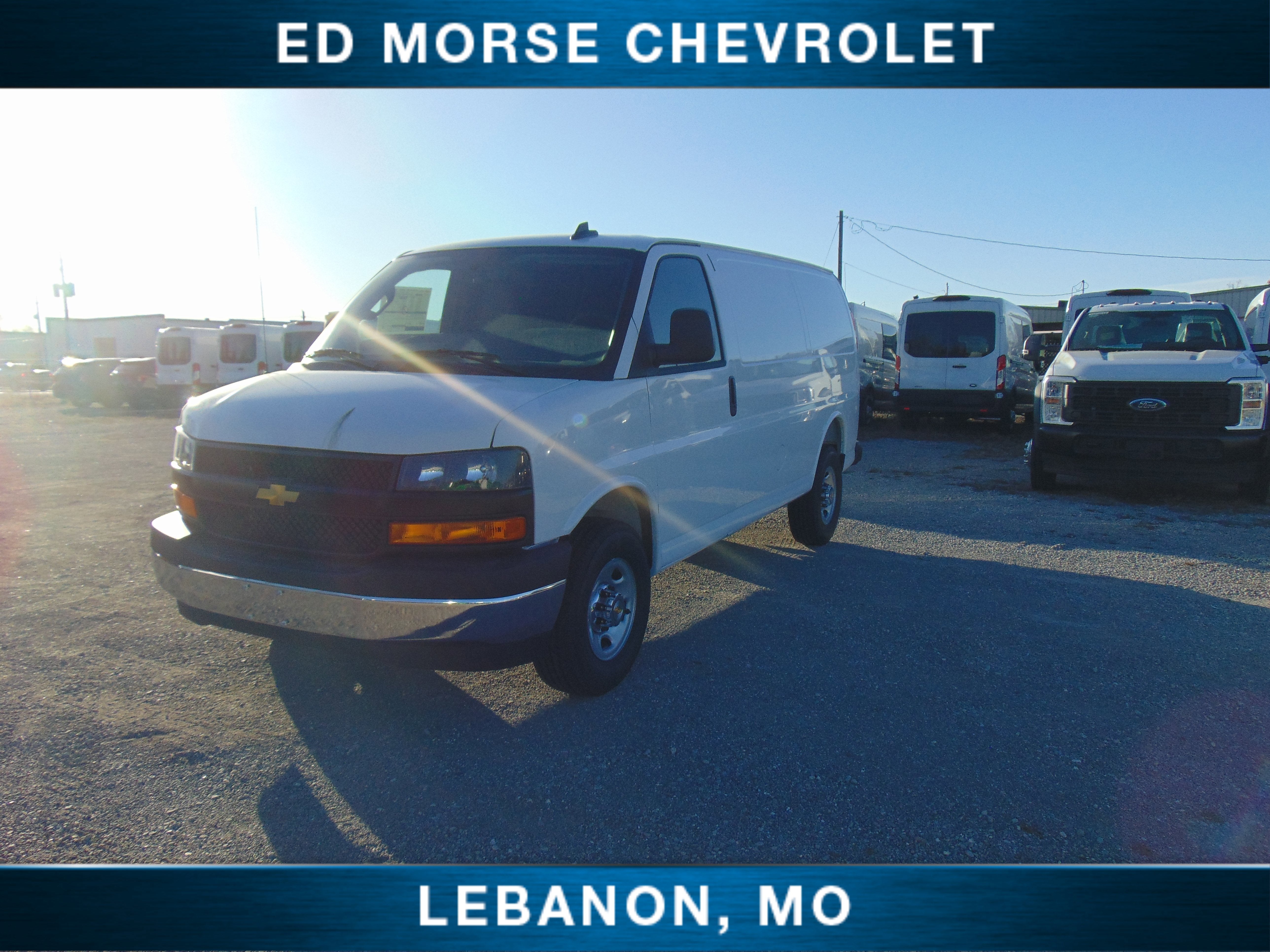 2025 Chevrolet Express Cargo 3500 WT