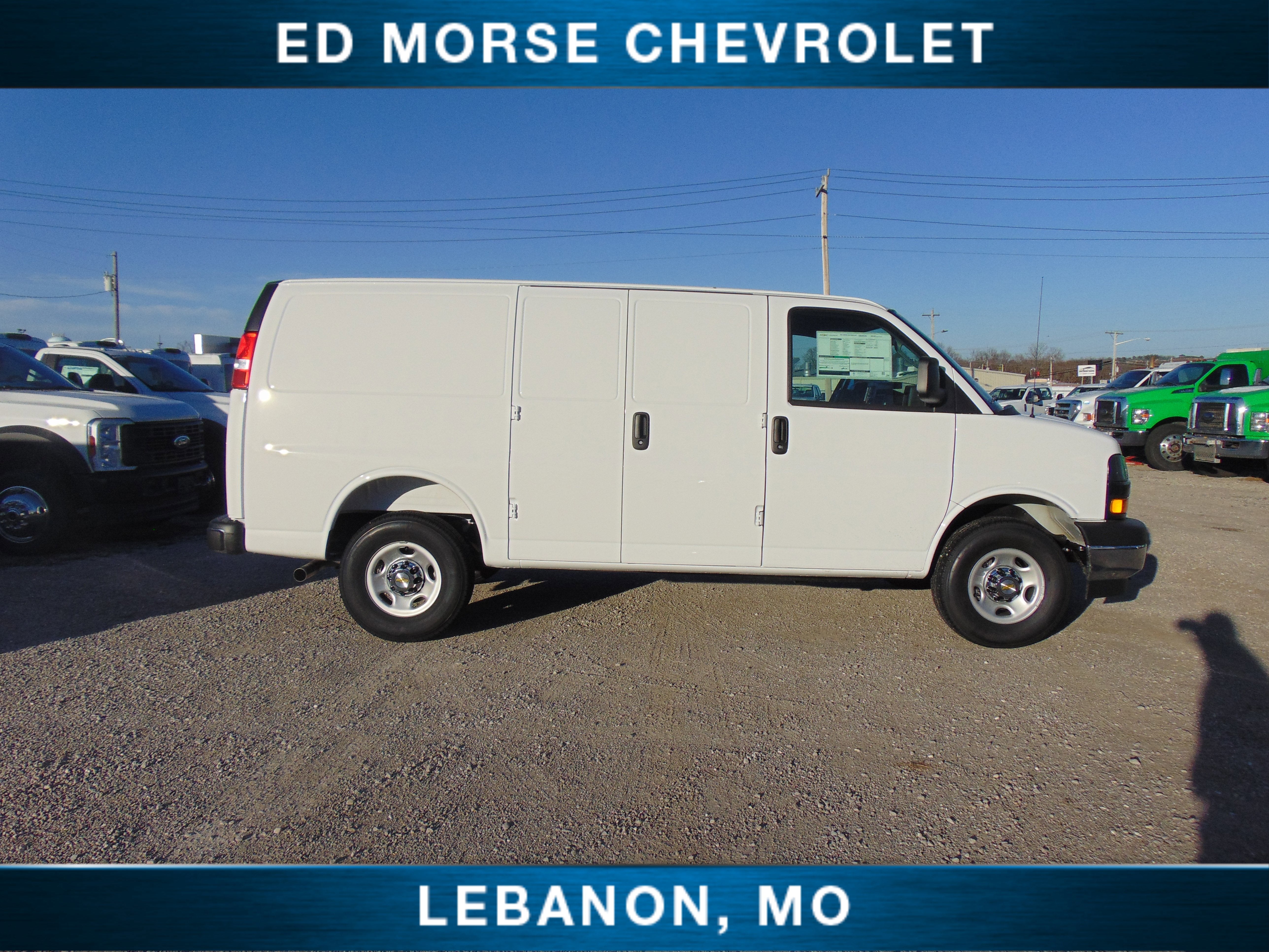 2025 Chevrolet Express Cargo 3500 WT
