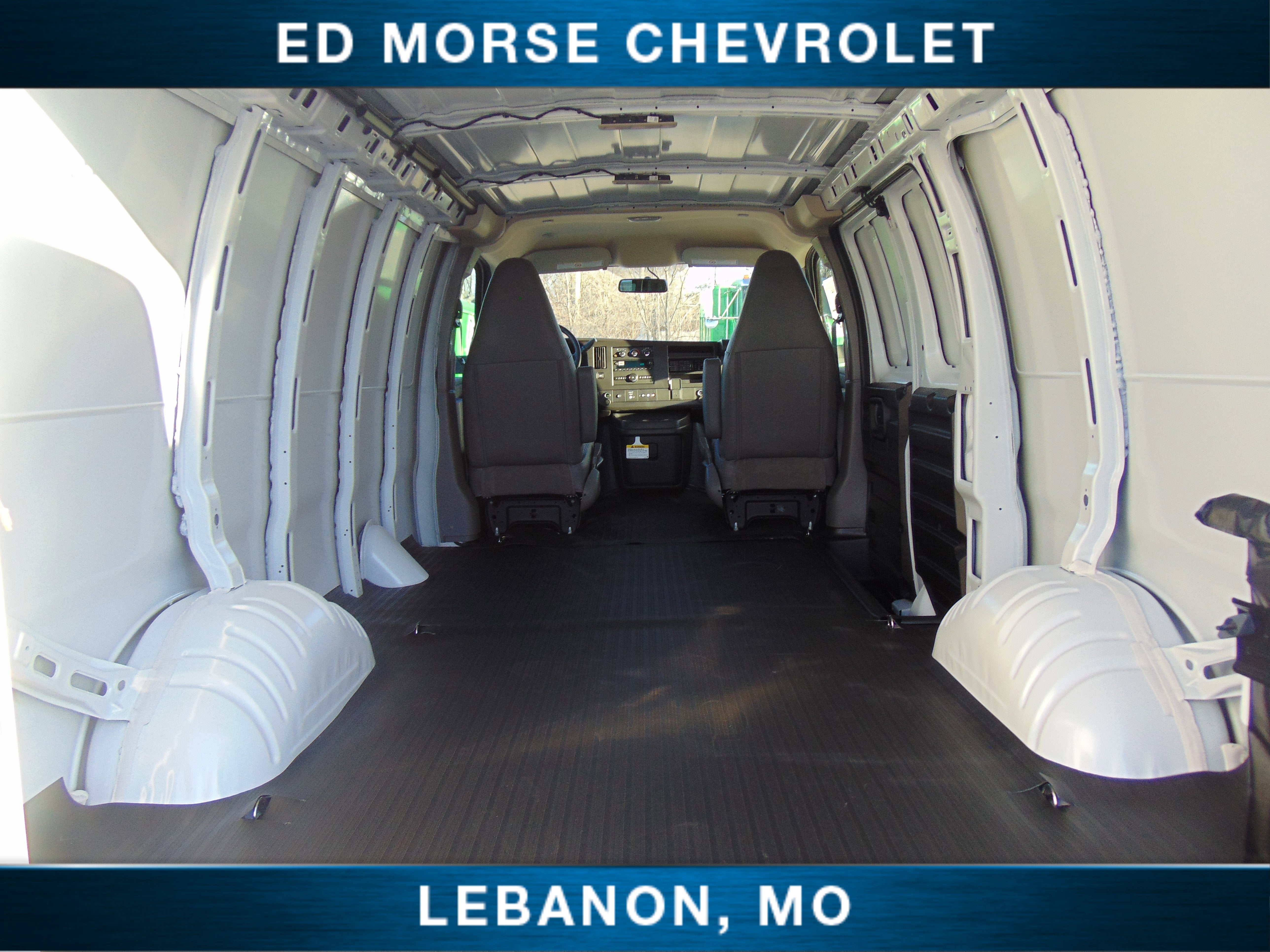 2025 Chevrolet Express Cargo 3500 WT