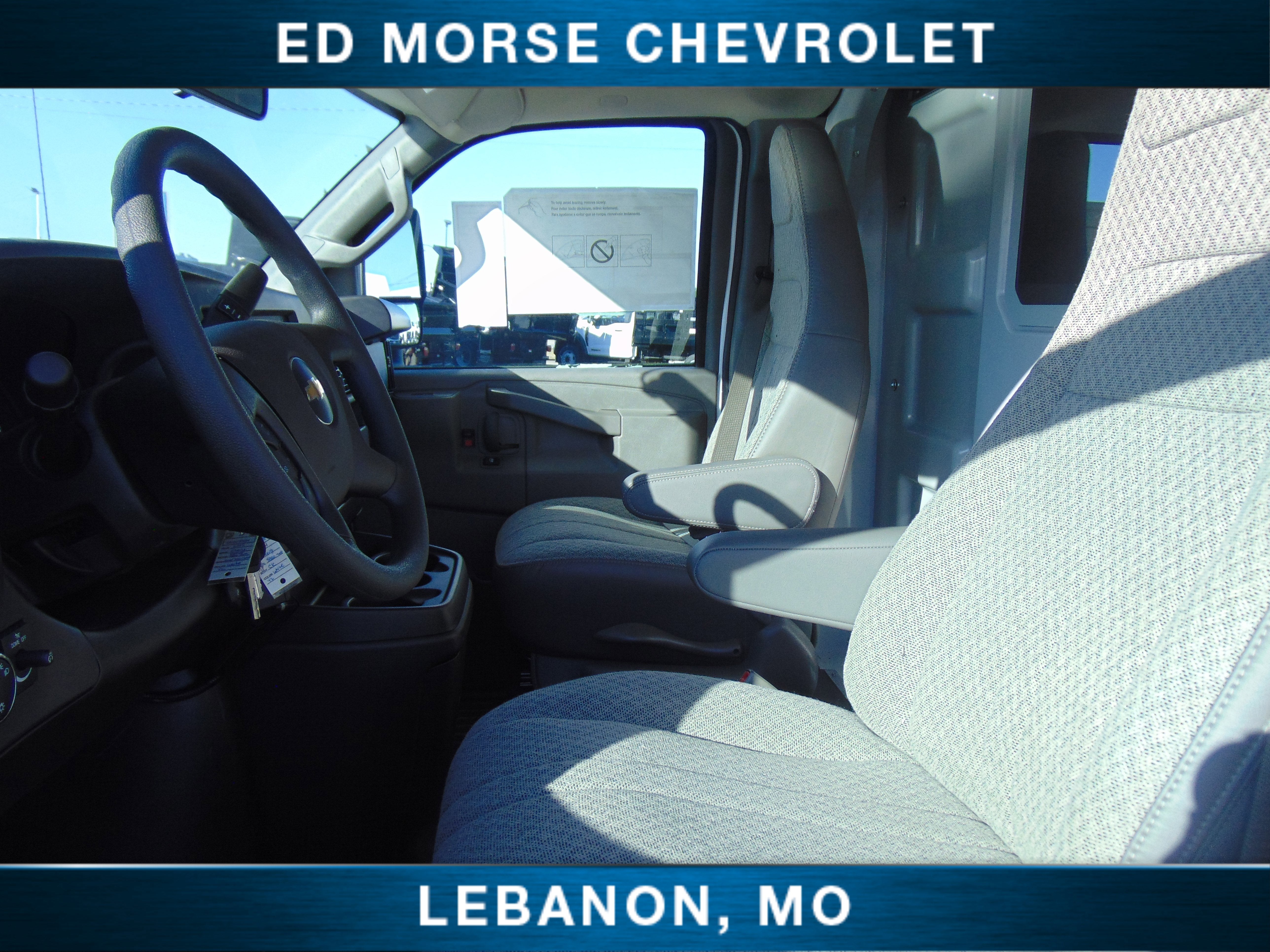 2025 Chevrolet Express Cutaway 3500 1WT