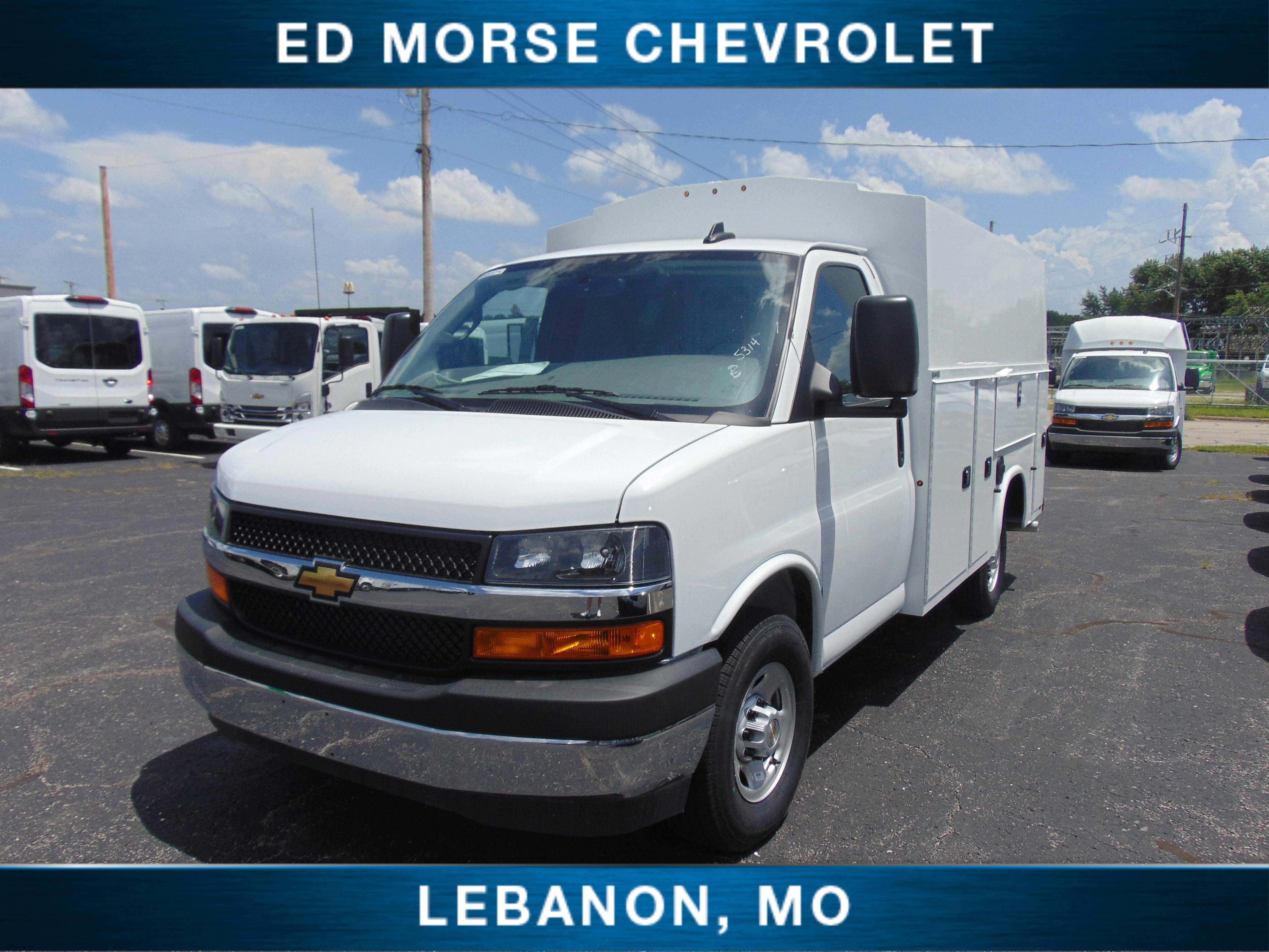 2025 Chevrolet Express Cutaway 3500 1WT