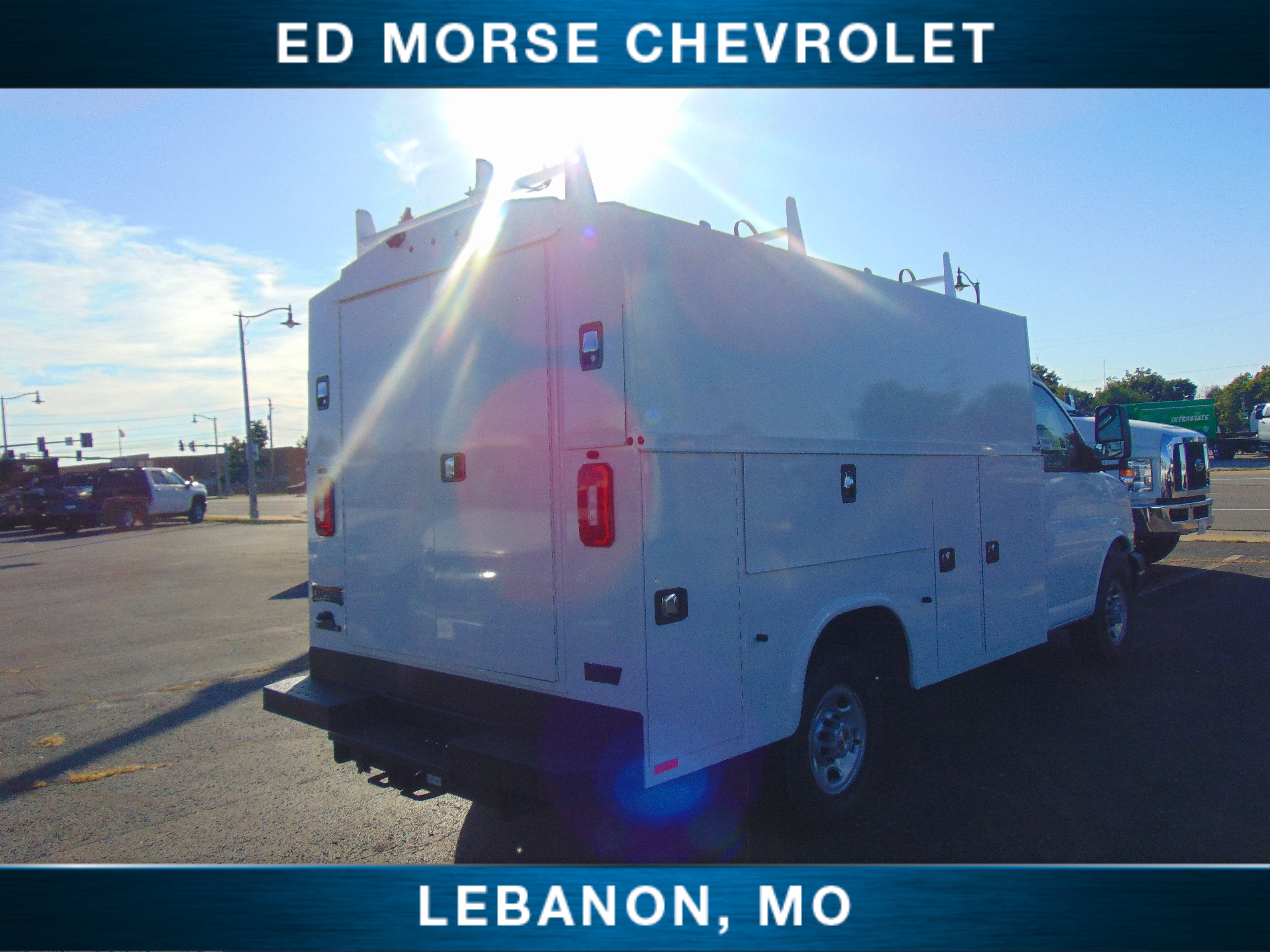 2025 Chevrolet Express Cutaway 3500 1WT