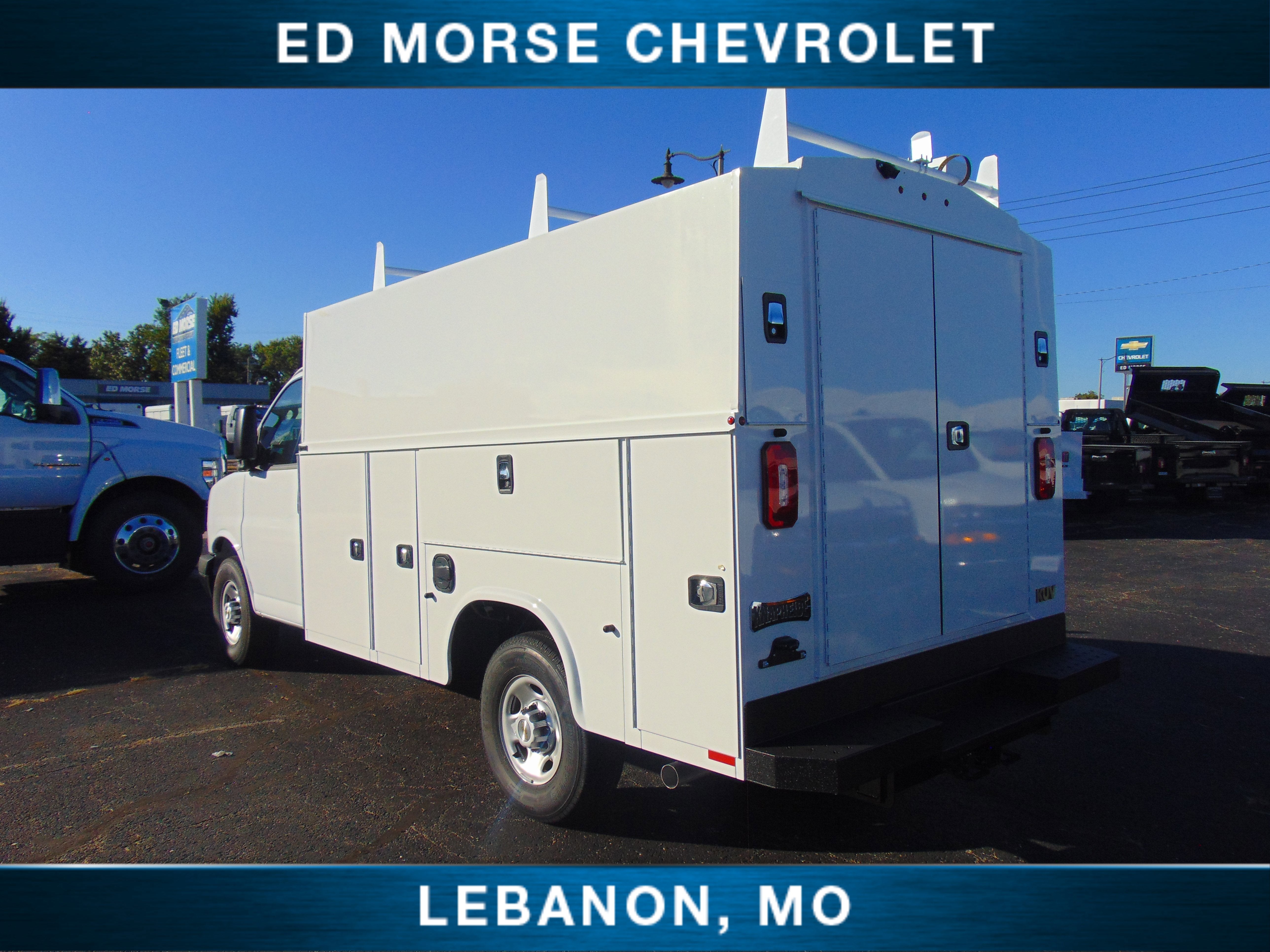 2025 Chevrolet Express Cutaway 3500 1WT