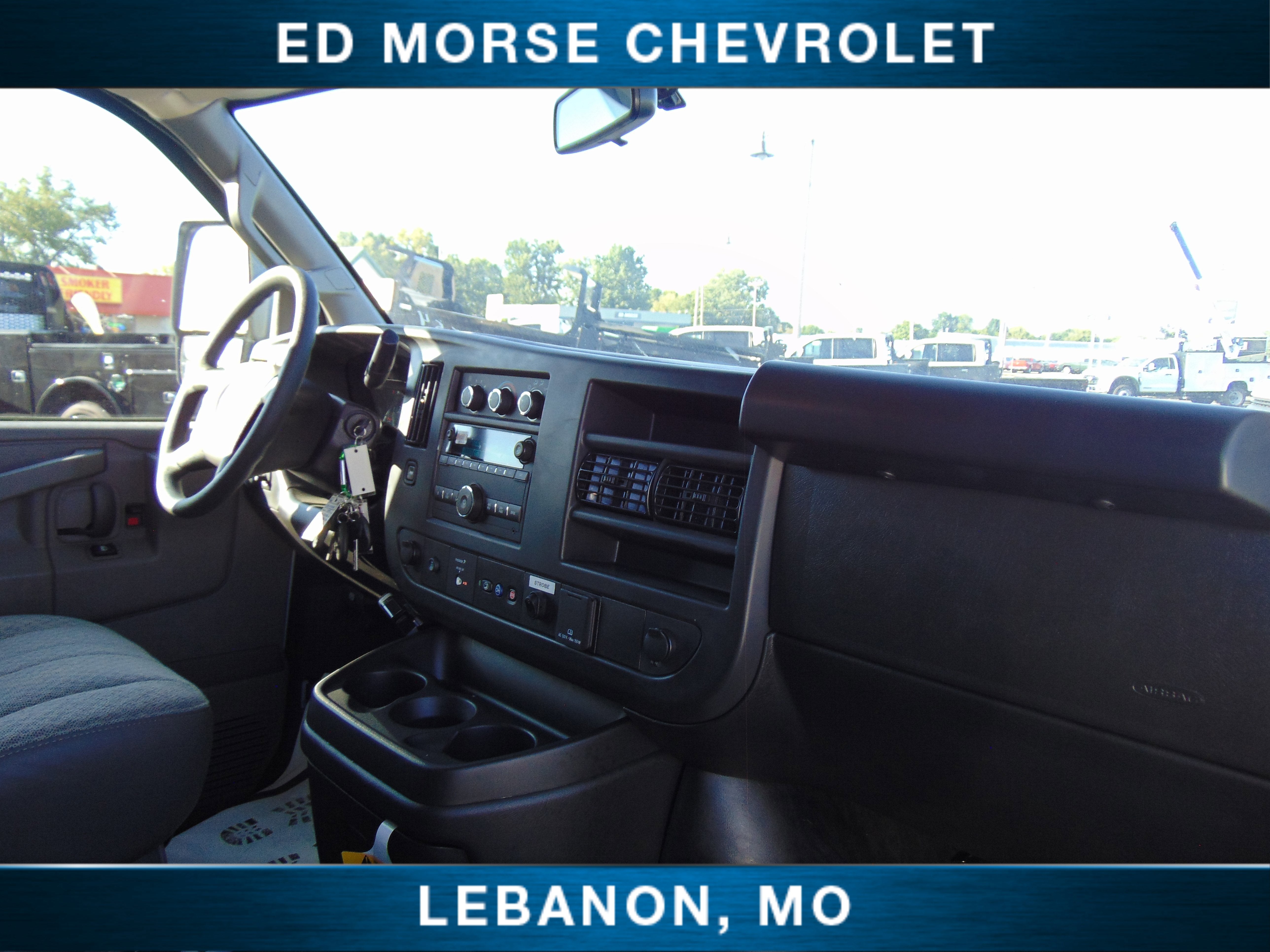 2025 Chevrolet Express Cutaway 3500 1WT