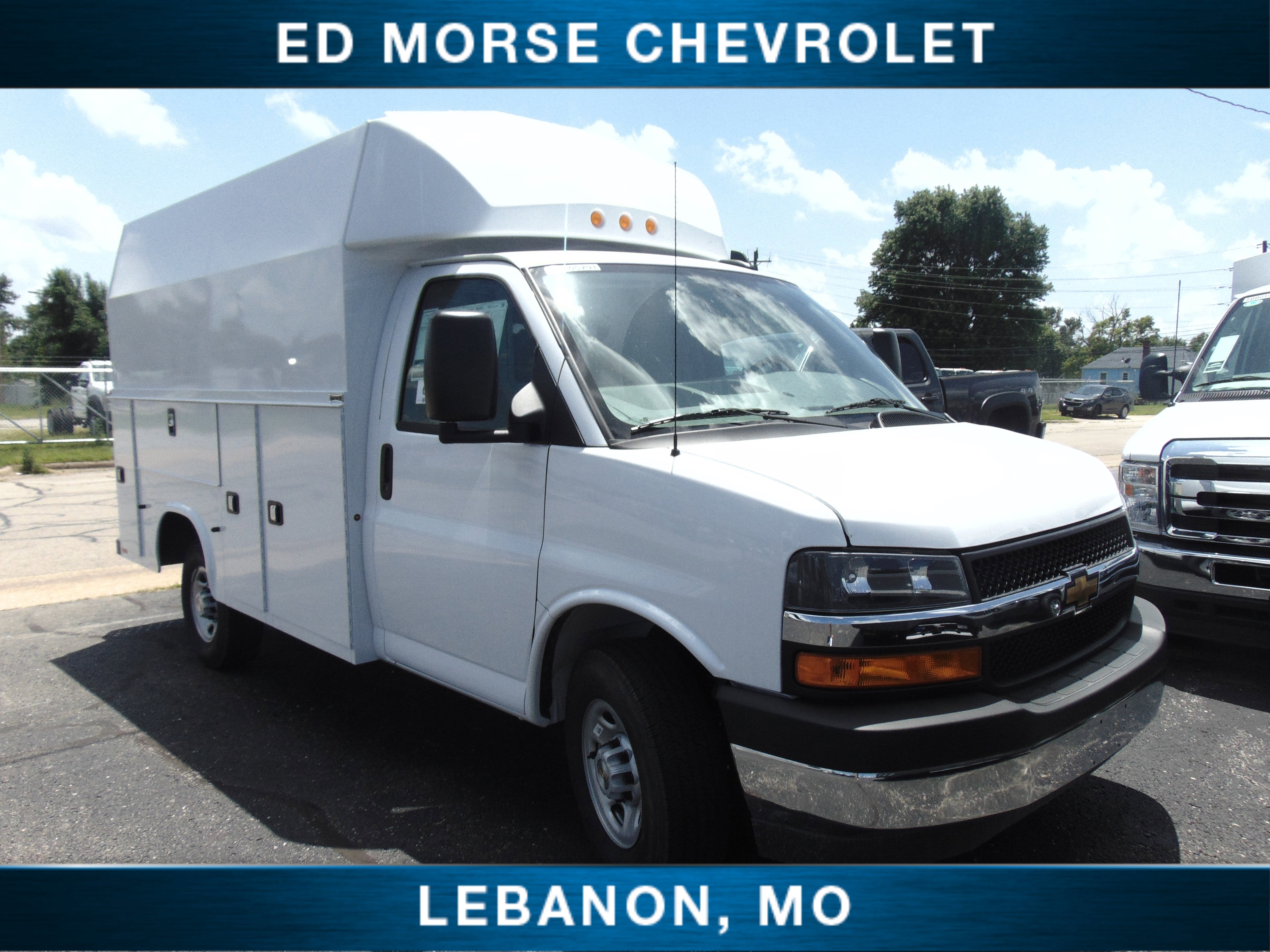 2025 Chevrolet Express Cutaway 3500 1WT