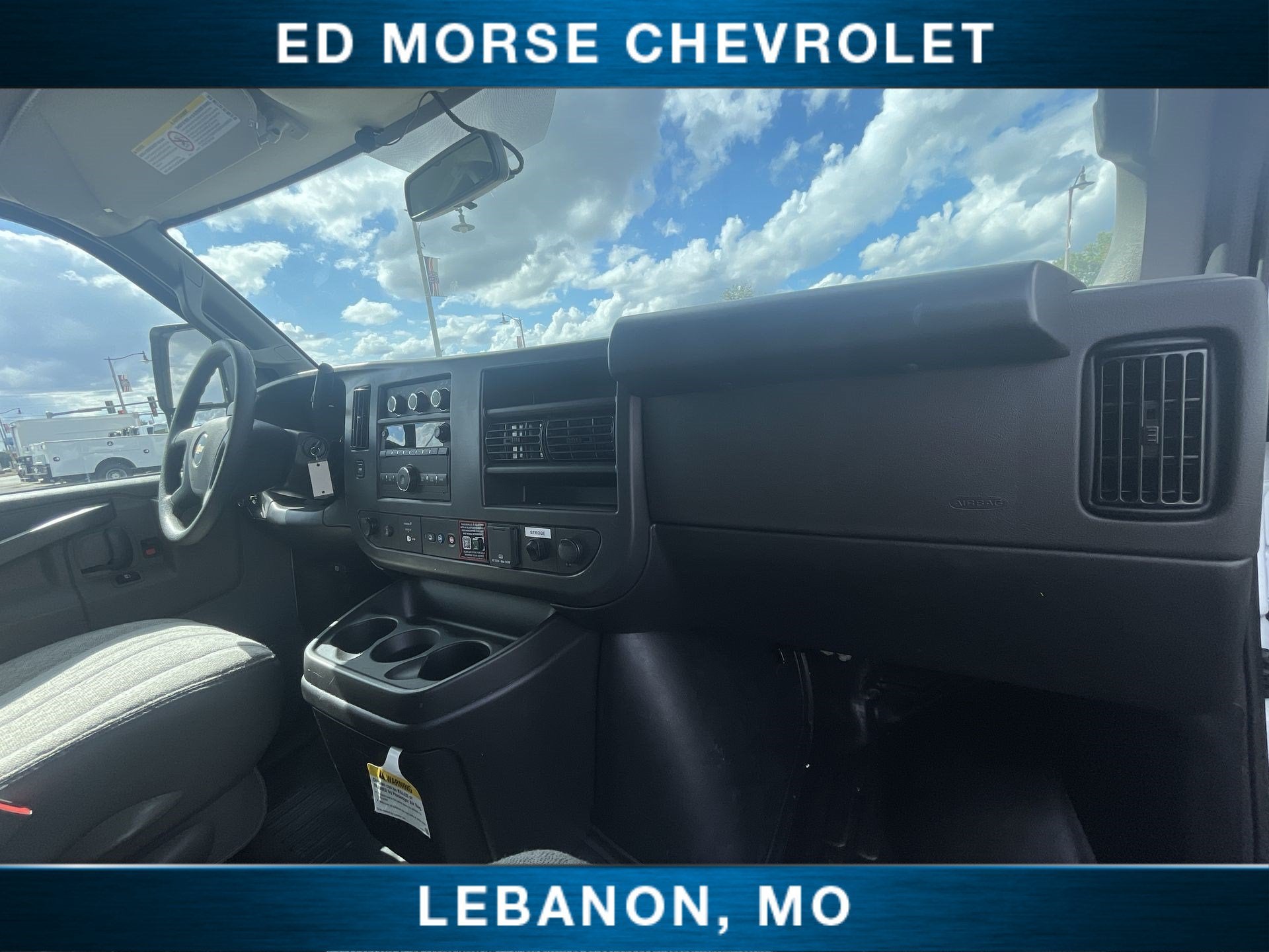 2026 Chevrolet Express Cutaway 3500 1WT