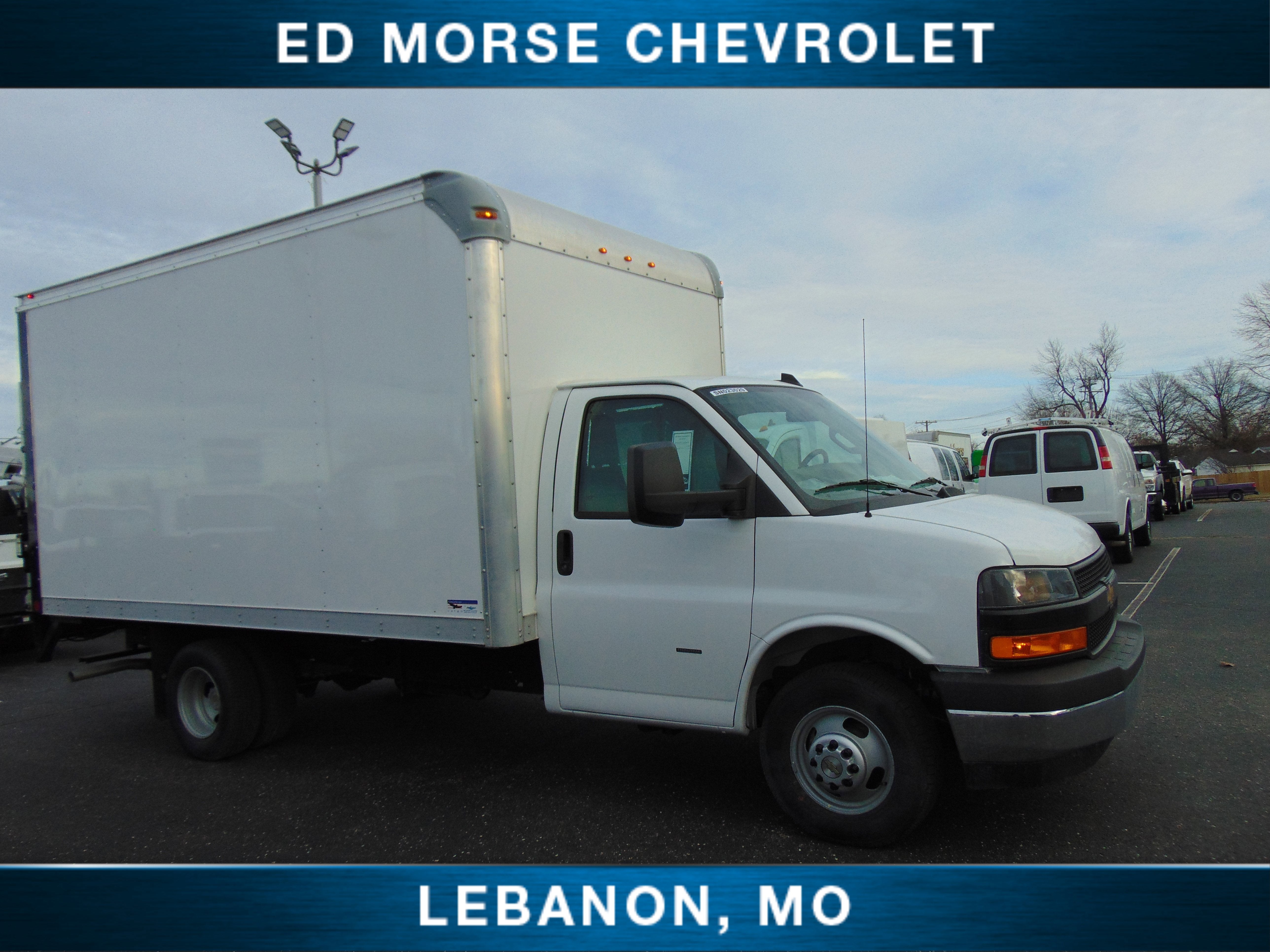 2025 Chevrolet Express Cutaway 3500 1WT