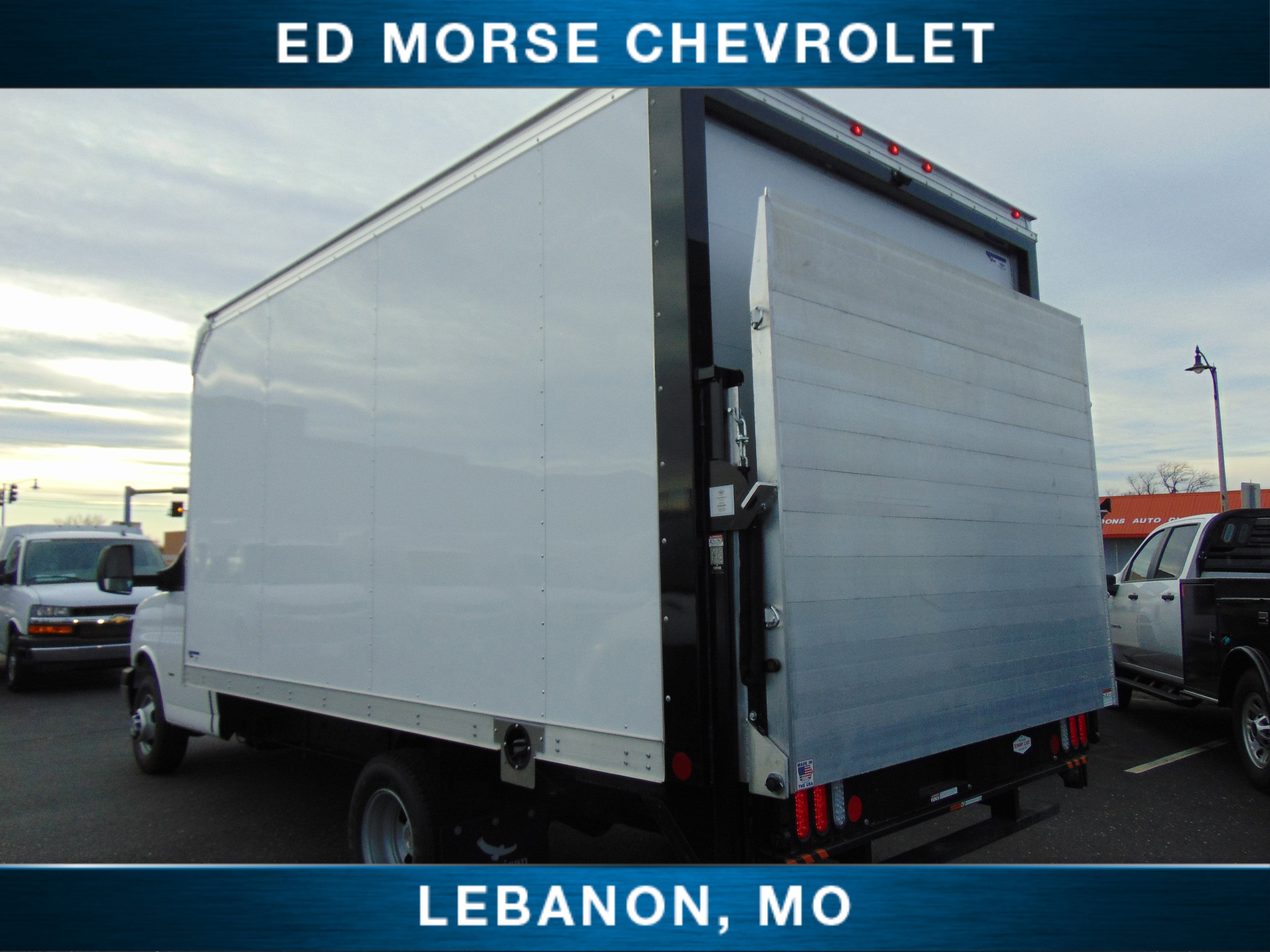 2025 Chevrolet Express Cutaway 3500 1WT