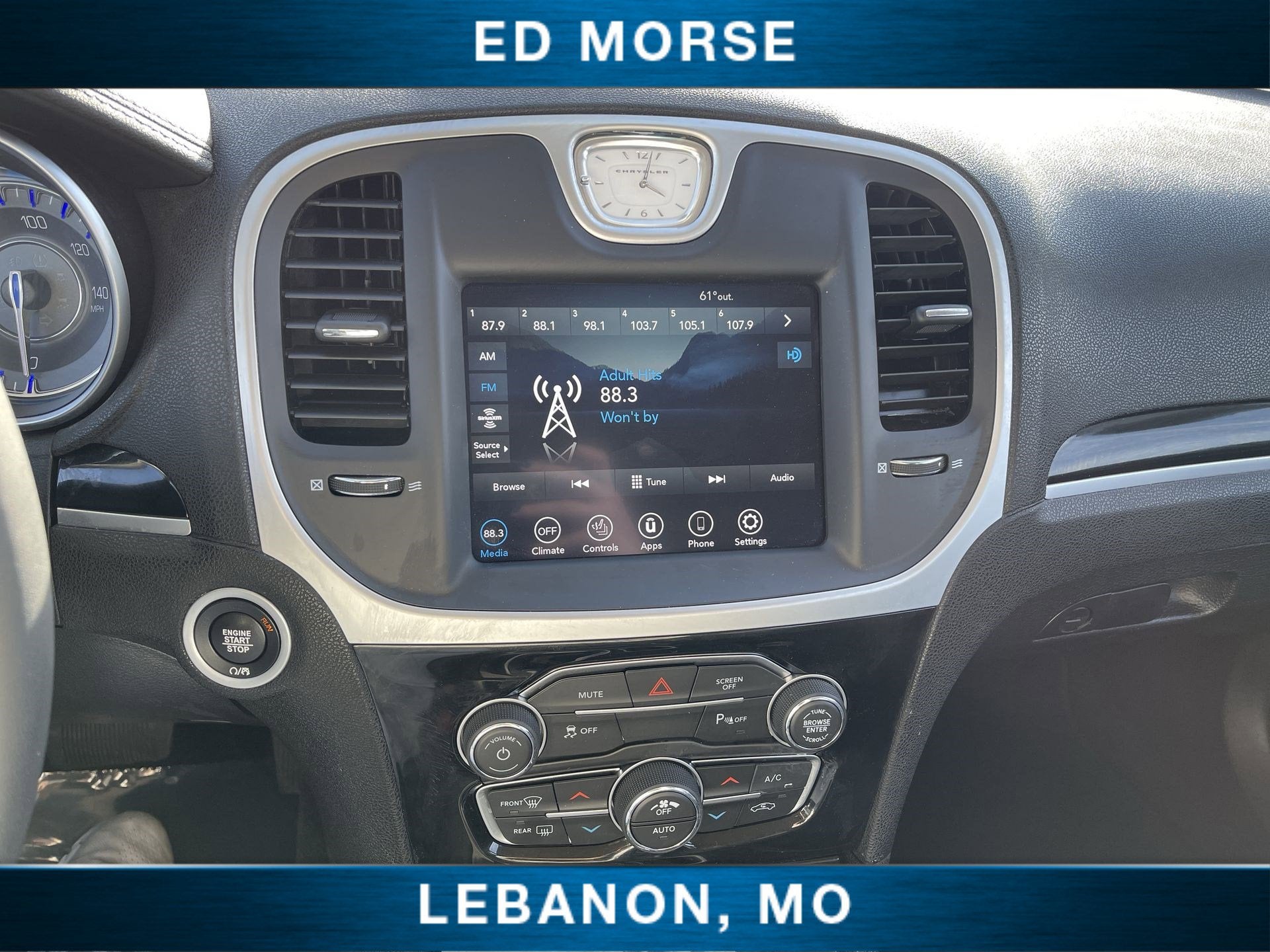 2023 Chrysler 300 Touring L