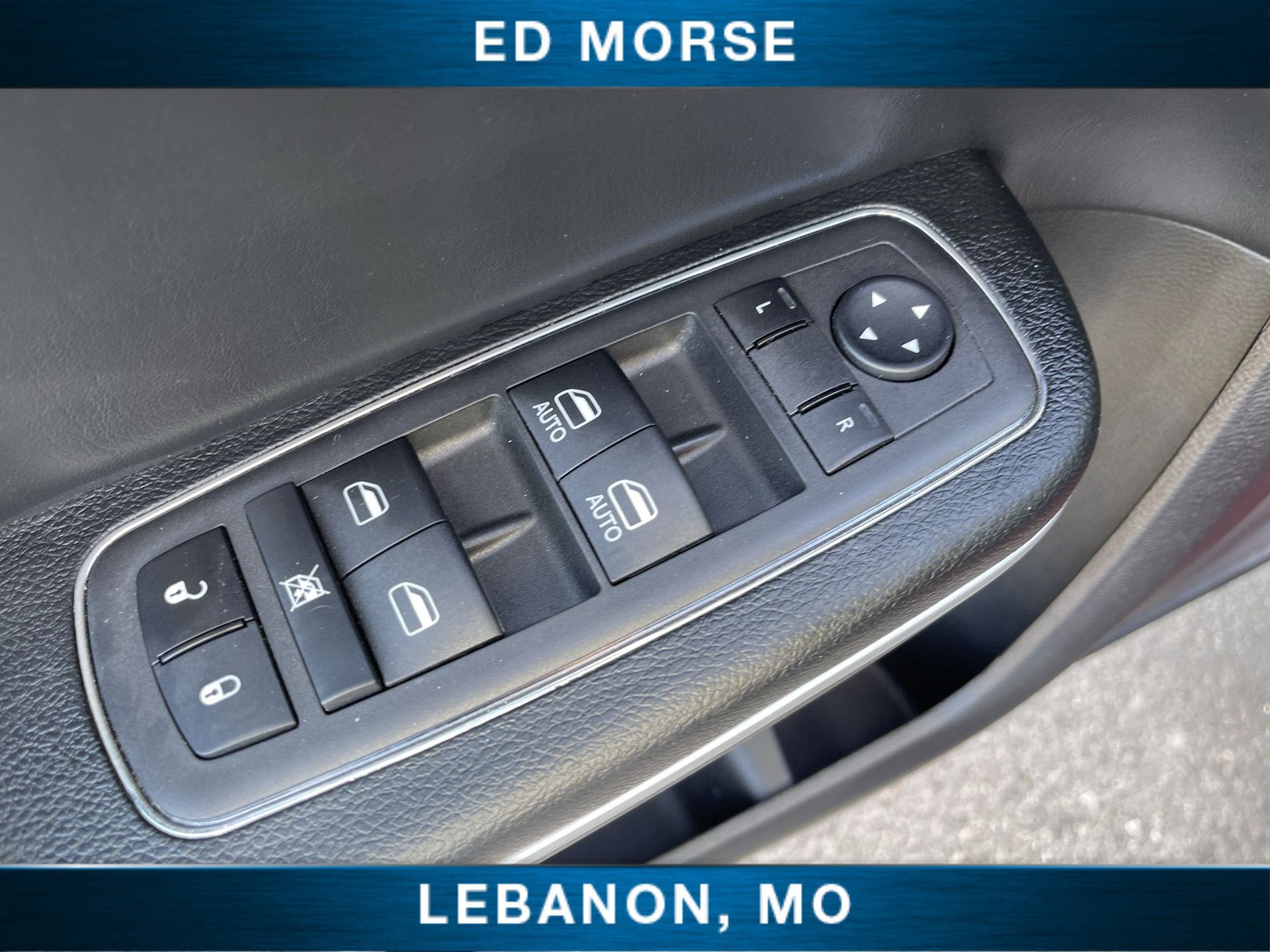 2023 Chrysler 300 Touring L