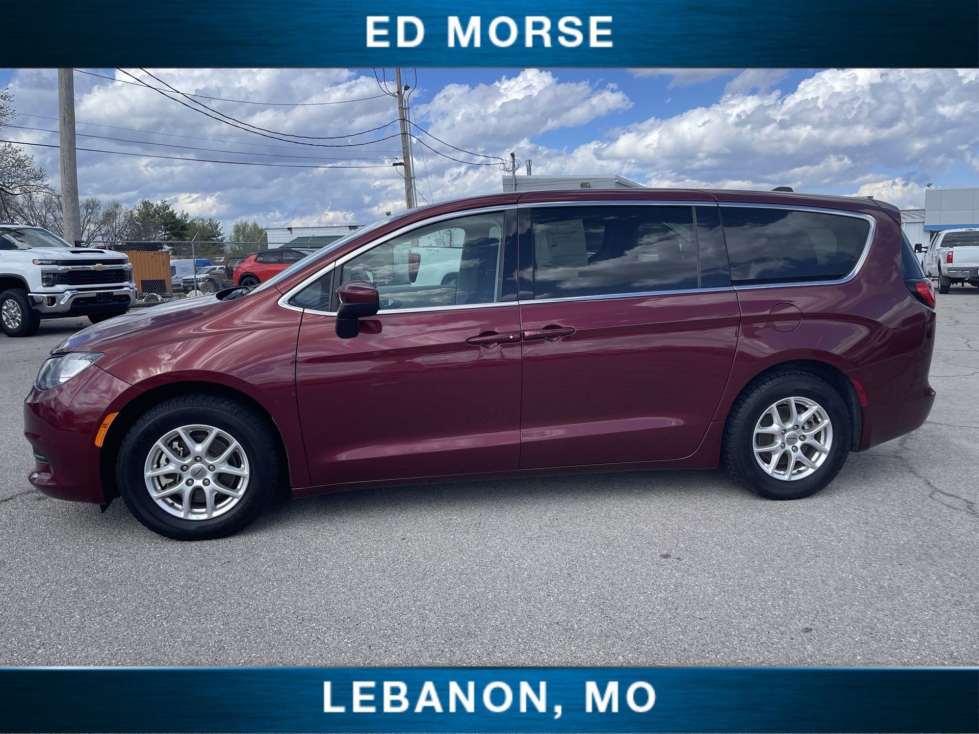 2023 Chrysler Voyager LX