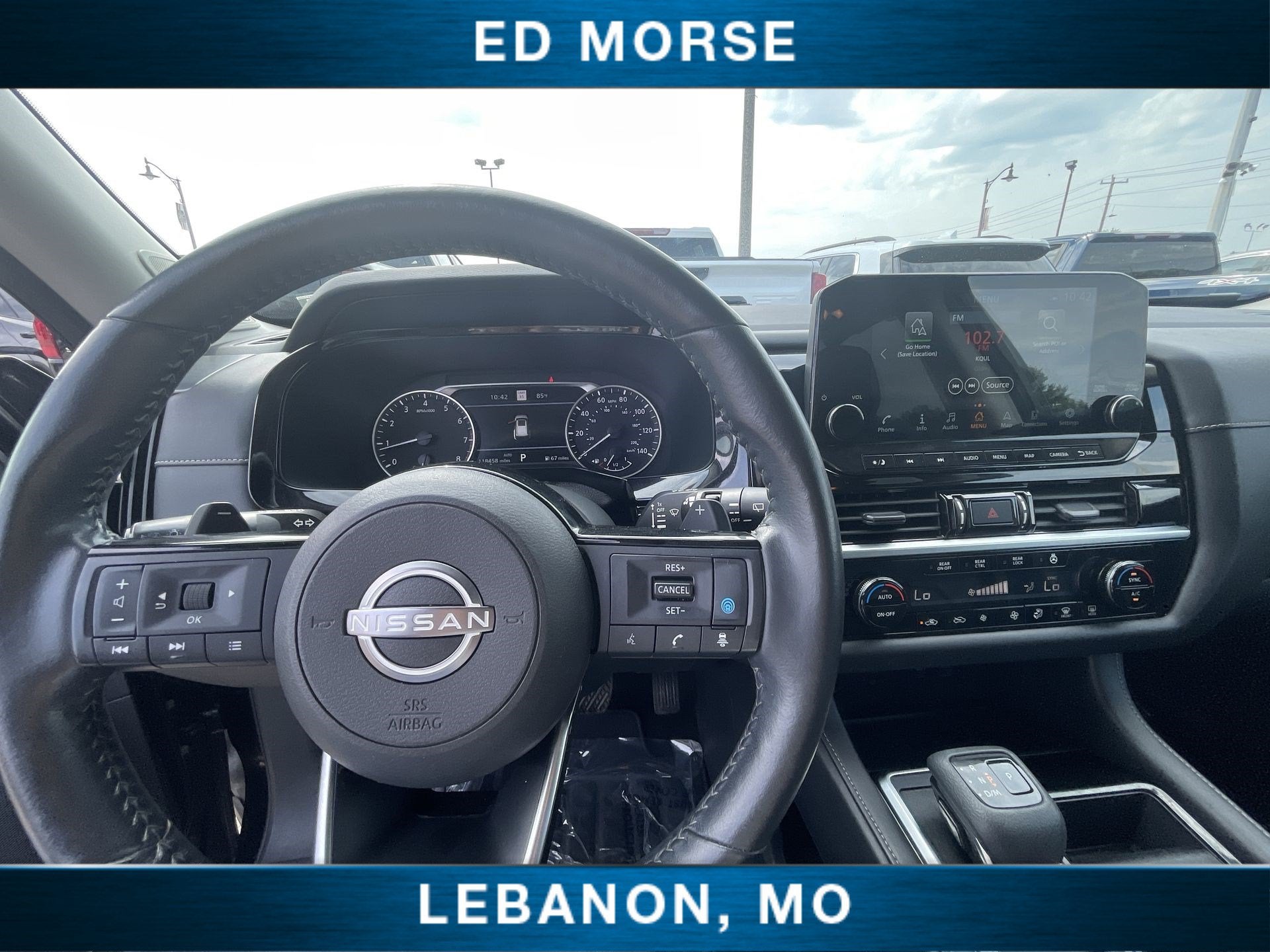 2023 Nissan Pathfinder SL 4WD