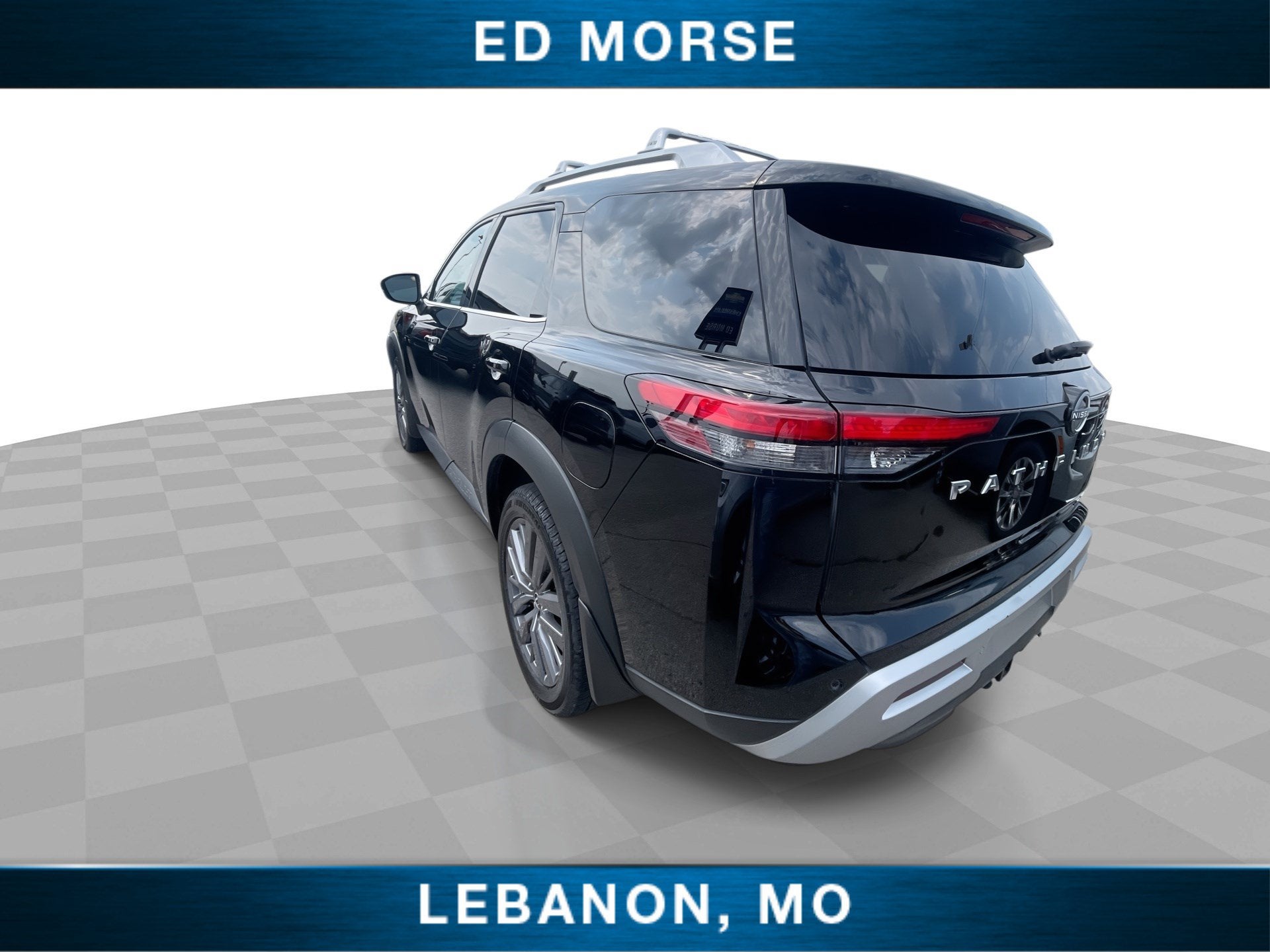 2023 Nissan Pathfinder SL 4WD